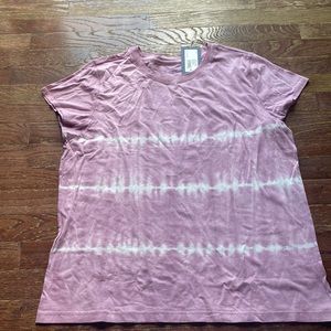 Universal Thread T-Shirt
